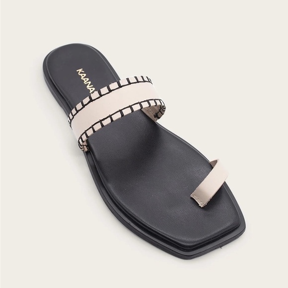 KAANAS
PIRITA TOE RING SANDAL | BLACK - Picture 2 of 4